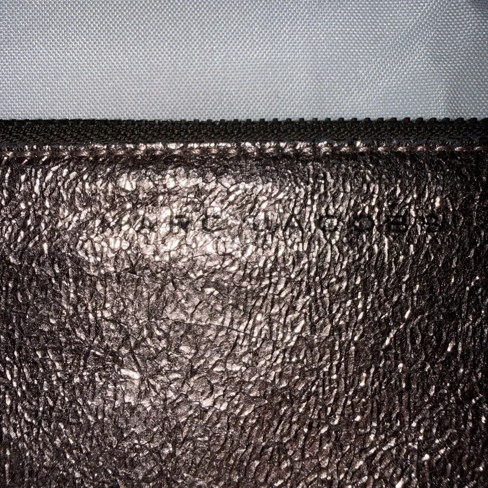 Marc Jacobs Neiman Marcus Rose Gold Leather Zip Clutch Makeup Cosmetic Bag Pouch